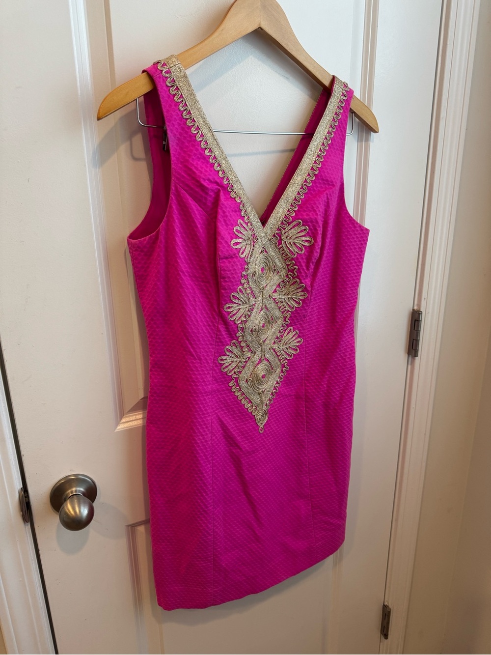 Lilly Pulitzer Sleeveless Pink Gold Embellished V‑Neck Dress Size 2